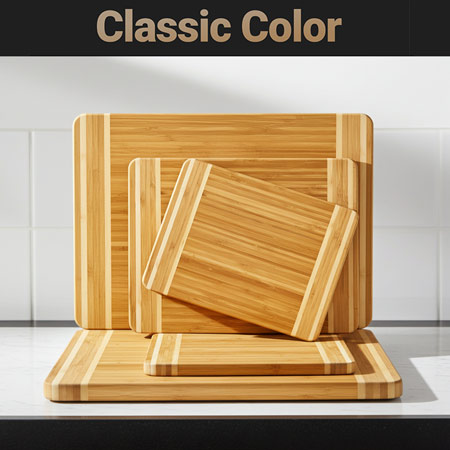 Profikoch beim Schneiden auf einem Schneidebrett