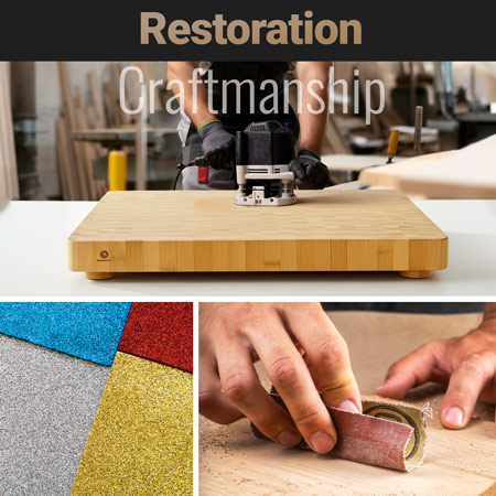 Eine Hand schleift ein Holzbrett